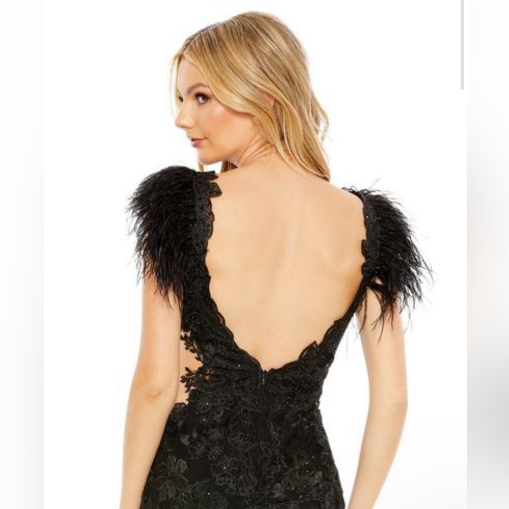 Mac Duggal FEATHER CAP SLEEVE LACE GOWN size 6 style 67782. Black - Picture 8 of 14